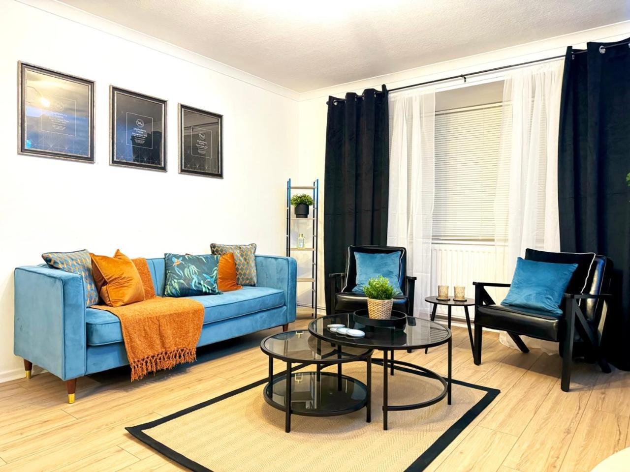 Rnm - Business Professionals Ready, Cost Effective For Large Stays! 3 Bedroom Lounge, Private Access & Entire Place, Kitchen & Washroom With Amenities, Smart Tv, Easy Access, Fast Wifi, Large Driveway, Great Transport Links, Near Worcester Hospital A Exterior photo